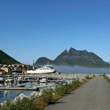 Auroraheim * Gryllefjord