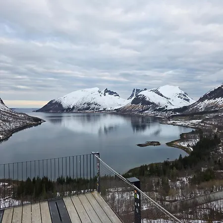 Auroraheim * Gryllefjord